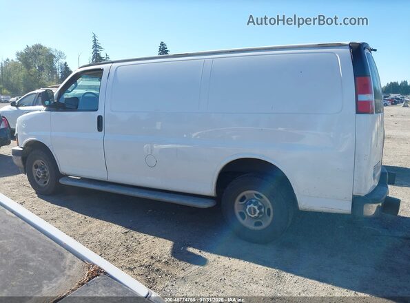 1GTW7AFF5H1909042 2017 GMC SAVANA 2500 White Widok wnętrza 360 stopni