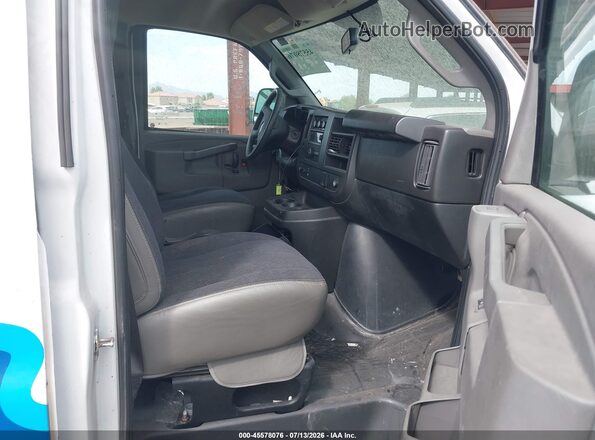 1GTW7AFG1L1236932 2020 GMC SAVANA CARGO White Front interior view