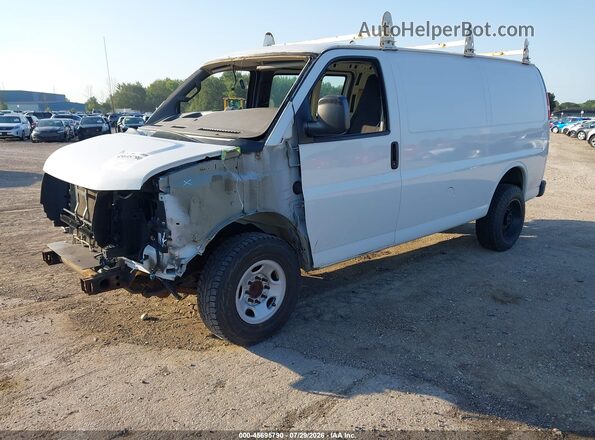 1GTW7AFG2J1905741 2018 GMC SAVANA 2500 White Vista tres cuartos delantera izquierda