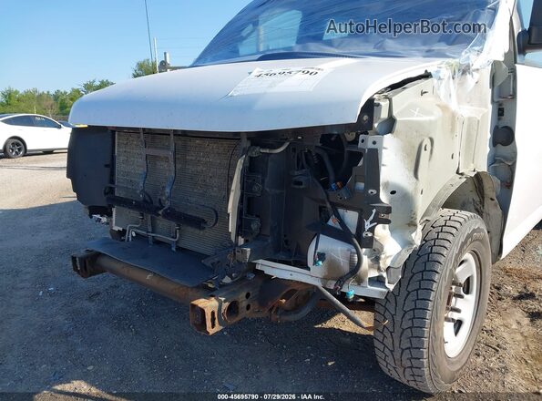 1GTW7AFG2J1905741 2018 GMC SAVANA 2500 White Vista frontal
