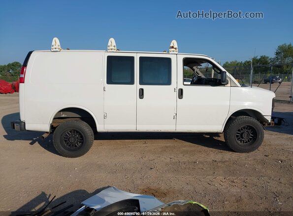 1GTW7AFG2J1905741 2018 GMC SAVANA 2500 White Vista interior de 360 grados