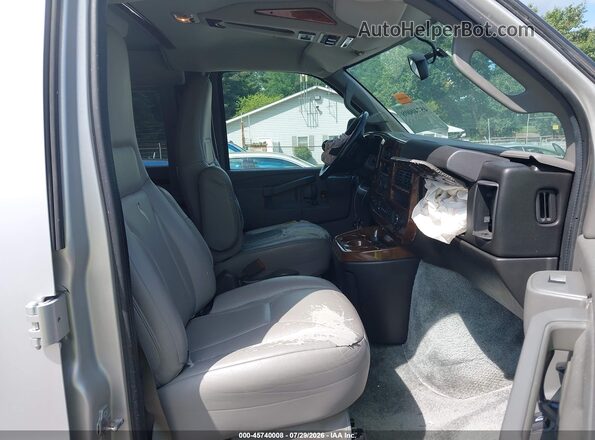 1GTW7AFG4G1204417 2016 GMC SAVANA 2500 Silver Front interior view