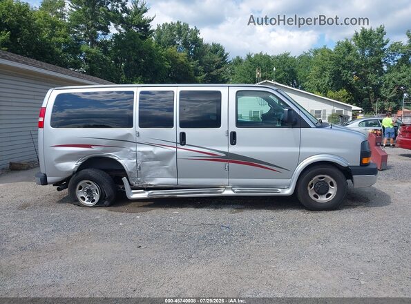 1GTW7AFG4G1204417 2016 GMC SAVANA 2500 Silver Rear interior view