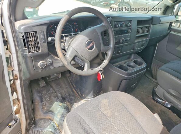 1GTW7AFG5K1272637 2019 GMC SAVANA White Առջևի վահանակի տեսք