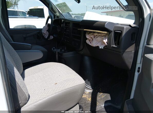 1GTW7AFP3R1165628 2024 GMC SAVANA CARGO White წინა სალონის ხედი
