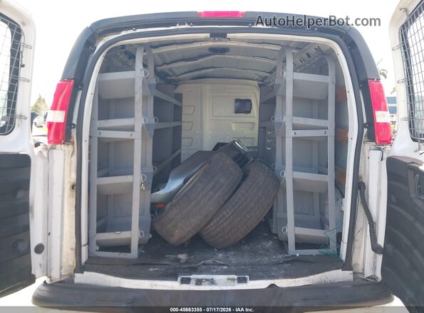1GTW7AFP7M1212636 2021 GMC SAVANA CARGO Белый Вид наклейки с VIN-кодом