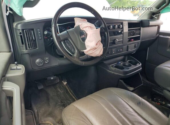 1GTW7BFPXP1162454 2023 GMC SAVANA White Widok deski rozdzielczej