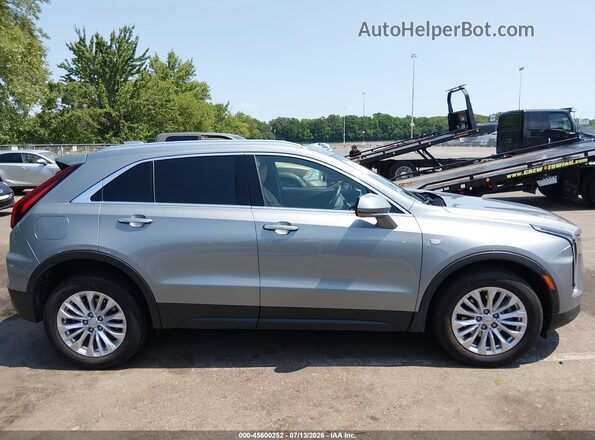 1GYAZAR40RF219051 2024 CADILLAC XT4 Silver Vista interior trasera