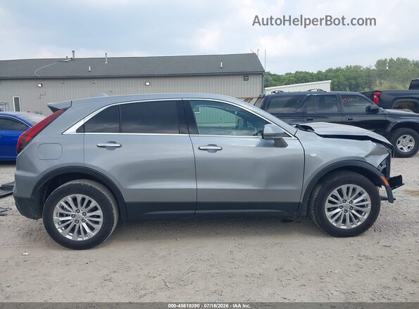 1GYAZAR40RF223214 2024 CADILLAC XT4 Silver Vista interior de 360 grados