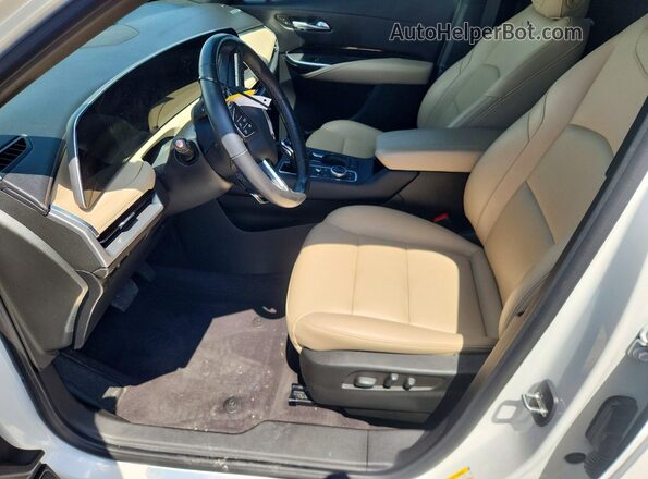 1GYAZAR41RF129701 2024 CADILLAC XT4 White Vista interior delantera