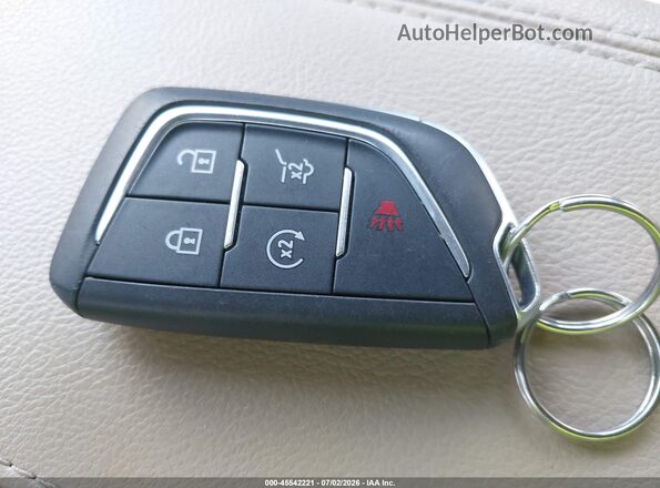 1GYAZAR42RF193519 2024 CADILLAC XT4 Серебряный Вид панели приборов