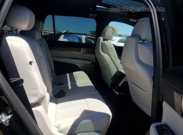 1GYC3KML4TZ700425 2026 CADILLAC VISTIQ Black Вид задньої частини салону