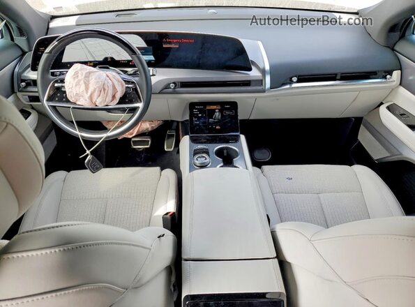 1GYC3NML1TZ702876 2026 CADILLAC VISTIQ Red Вид панелі приладів