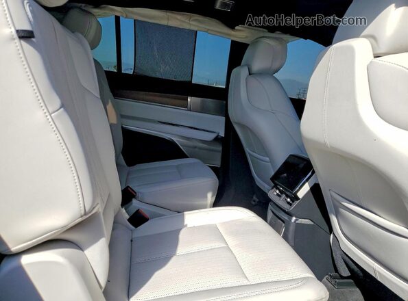 1GYC3NML1TZ702876 2026 CADILLAC VISTIQ Red Вид задньої частини салону
