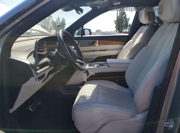 1GYC3NML3TZ702975 2026 CADILLAC VISTIQ Silver წინა სალონის ხედი