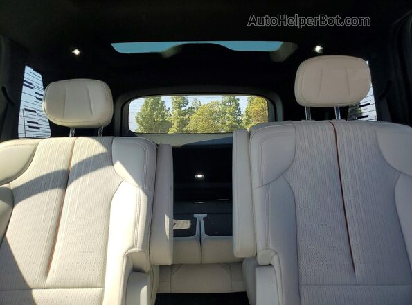 1GYC3NML3TZ702975 2026 CADILLAC VISTIQ Silver უკანა სავარძლების ხედი
