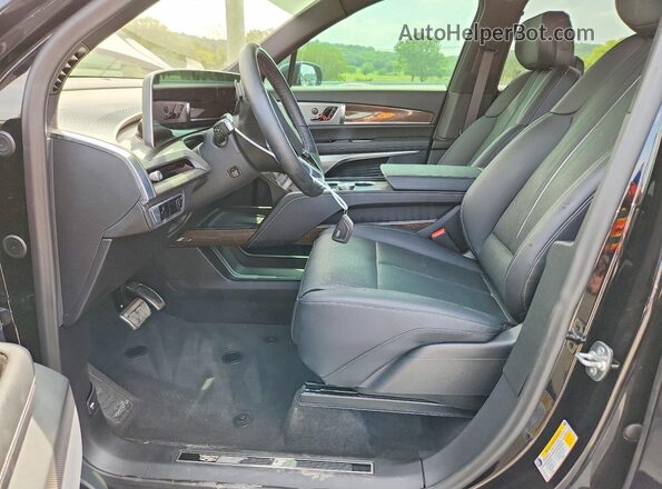 1GYC3NML9TZ700809 2026 CADILLAC VISTIQ Черный Вид салона спереди