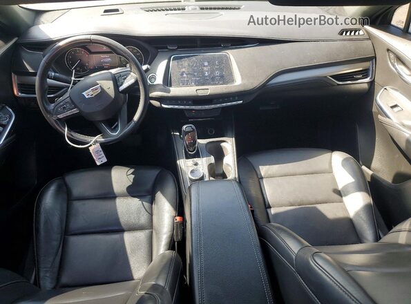 1GYFZCR41LF058699 2020 CADILLAC XT4 Серебряный Вид панели приборов
