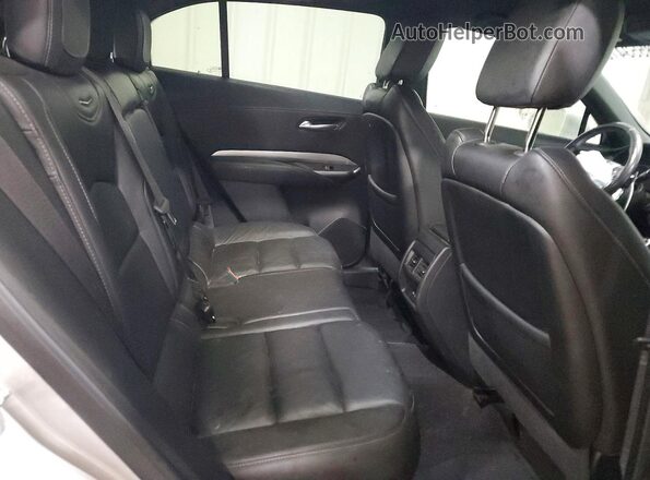 1GYFZCR44LF071561 2020 CADILLAC XT4 Серебряный Вид задней части салона