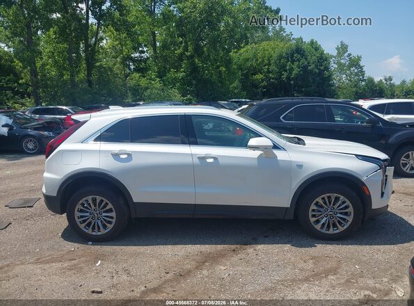 1GYFZDR40SF105080 2025 CADILLAC XT4 White Widok wnętrza z tyłu