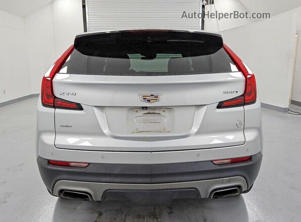 1GYFZDR41LF123623 2020 CADILLAC XT4 Серебряный Вид сзади