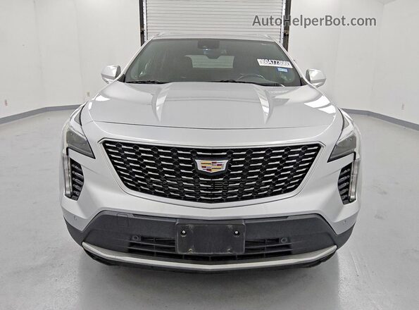 1GYFZDR41LF123623 2020 CADILLAC XT4 Серебряный Вид спереди