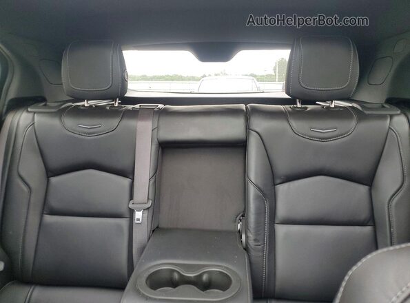 1GYFZDR45LF051521 2020 CADILLAC XT4 White Widok tylnych siedzeń