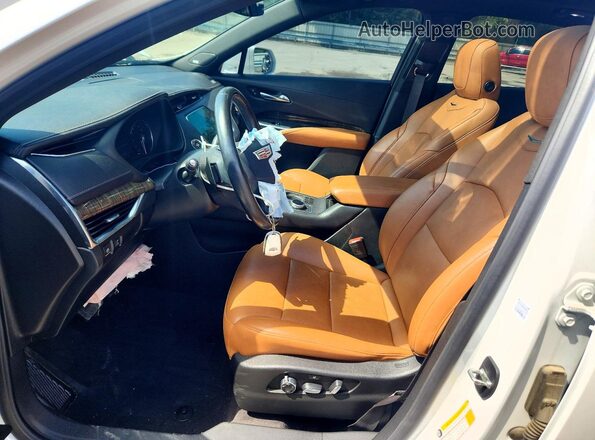 1GYFZDR45LF052944 2020 CADILLAC XT4 Белый Вид салона спереди