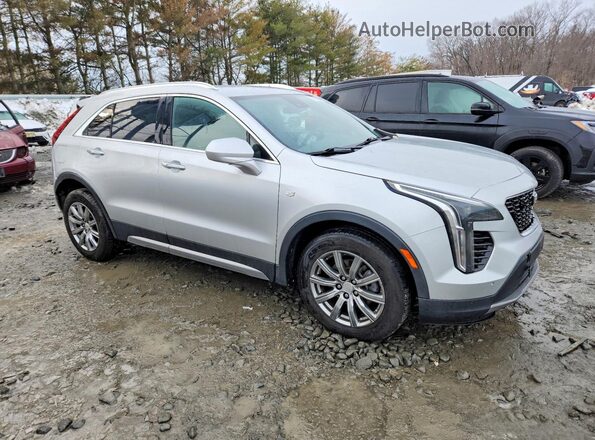 1GYFZDR47LF097822 2020 CADILLAC XT4 Silver Delantero derecho