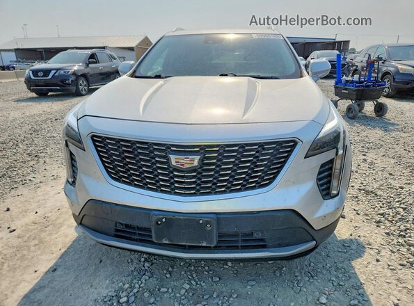 1GYFZDR4XLF071621 2020 CADILLAC XT4 Серебряный Вид спереди