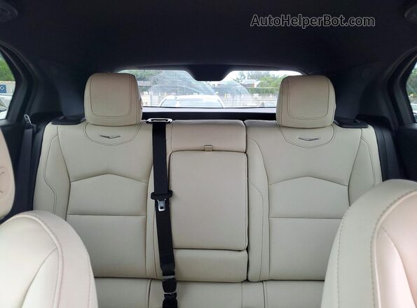 1GYFZER42KF228255 2019 CADILLAC XT4 Бордовый Вид задних сидений