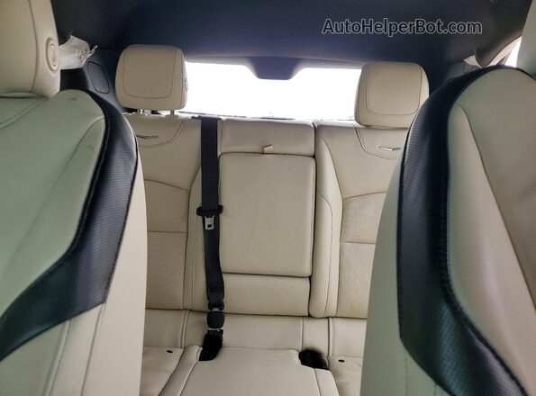 1GYFZER45MF080816 2021 CADILLAC XT4 Red Вид задніх сидінь