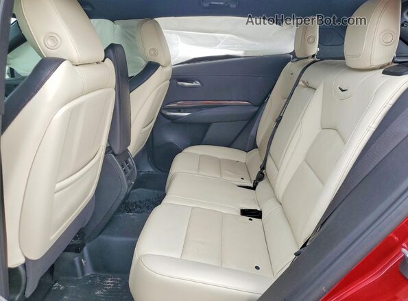 1GYFZER45MF080816 2021 CADILLAC XT4 Red Вид задньої частини салону