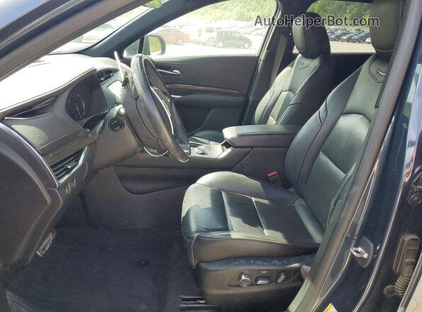 1GYFZER47KF101372 2019 CADILLAC XT4 Синий Вид салона спереди