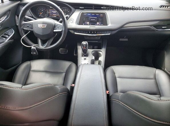 1GYFZER48LF109496 2020 CADILLAC XT4 Silver Вид панелі приладів