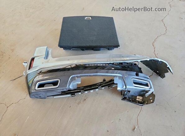1GYFZER4XRF215652 2024 CADILLAC XT4 Silver ძრავის განყოფილების ხედი