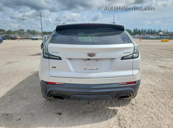 1GYFZFR43LF108813 2020 CADILLAC XT4 White Rear view