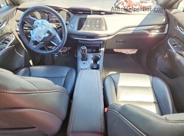 1GYFZFR44MF001058 2021 CADILLAC XT4 White Vista del salpicadero