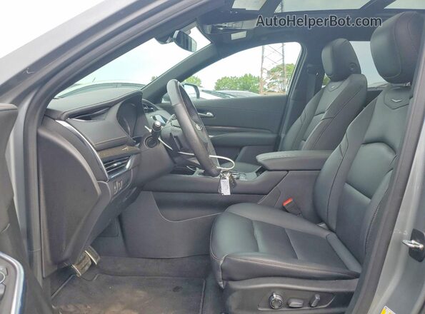 1GYFZFR4XPF170179 2023 CADILLAC XT4 Gray Սալոնի դիմացի տեսք