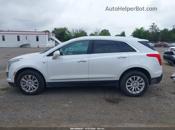 1GYKNARS0HZ129586 2017 CADILLAC XT5 White 360 interior view