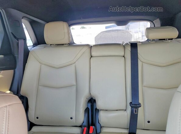 1GYKNARS5HZ211264 2017 CADILLAC XT5 White Вид задніх сидінь