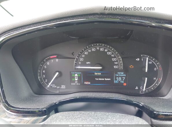 1GYKNARS6JZ228340 2018 CADILLAC XT5 Red Widok tylnych siedzeń