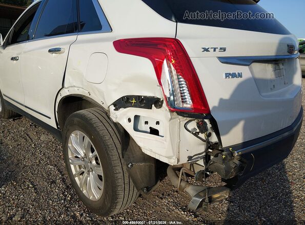 1GYKNARS8HZ236207 2017 CADILLAC XT5 White Widok zestawu wskaźników
