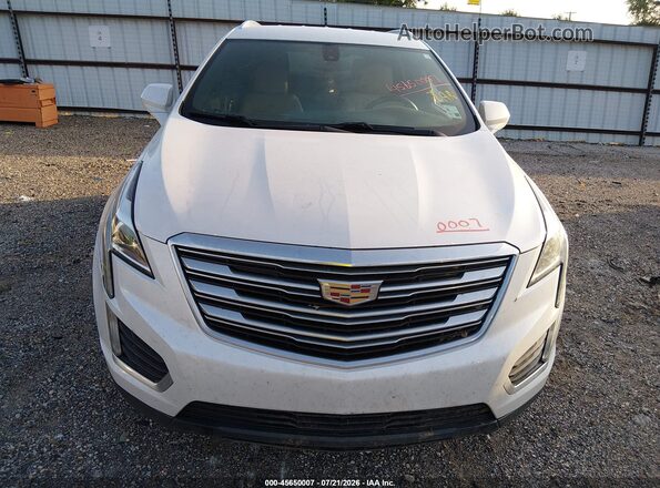 1GYKNARS8HZ236207 2017 CADILLAC XT5 White Widok wnętrza z tyłu