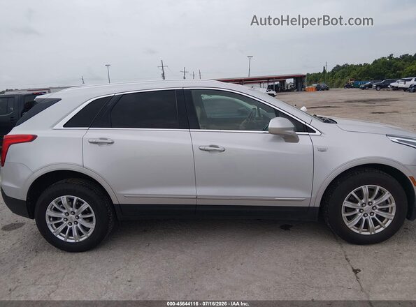 1GYKNARS9KZ213378 2019 CADILLAC XT5 Silver Rear interior view