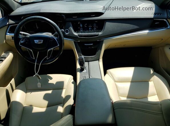 1GYKNARSXJZ211198 2018 CADILLAC XT5 Серебряный Вид панели приборов