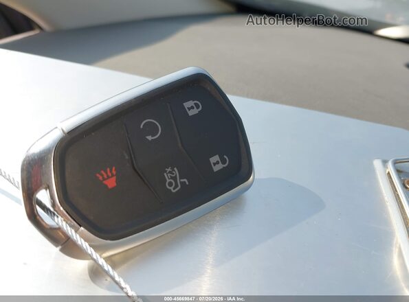 1GYKNBRS0HZ296357 2017 CADILLAC XT5 Silver Dashboard view