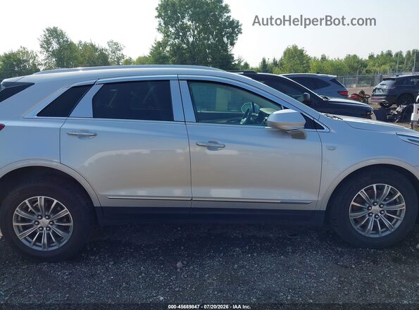 1GYKNBRS0HZ296357 2017 CADILLAC XT5 Silver Rear interior view
