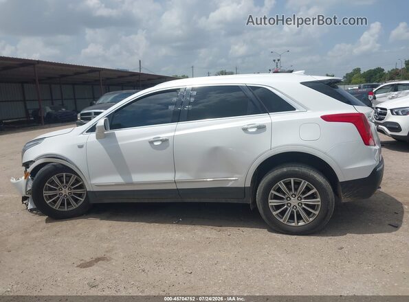 1GYKNBRS8HZ201432 2017 CADILLAC XT5 White Rear interior view