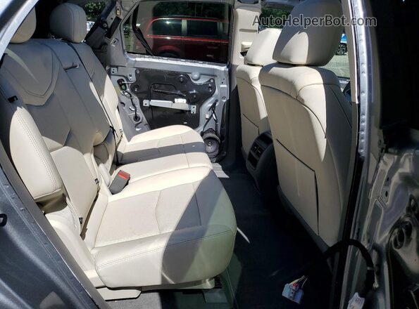 1GYKNCRS3RZ716491 2024 CADILLAC XT5 Silver Vista interior trasera